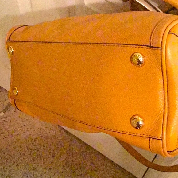 MICHAEL KORS, HUDSON”.Leather Tote💕 - Picture 4 of 5